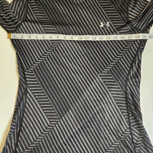 Under Armour Womens Cold Gear Long Sleeve Fitted Shirt Large Stripes Black Gray - Picture 10 of 10